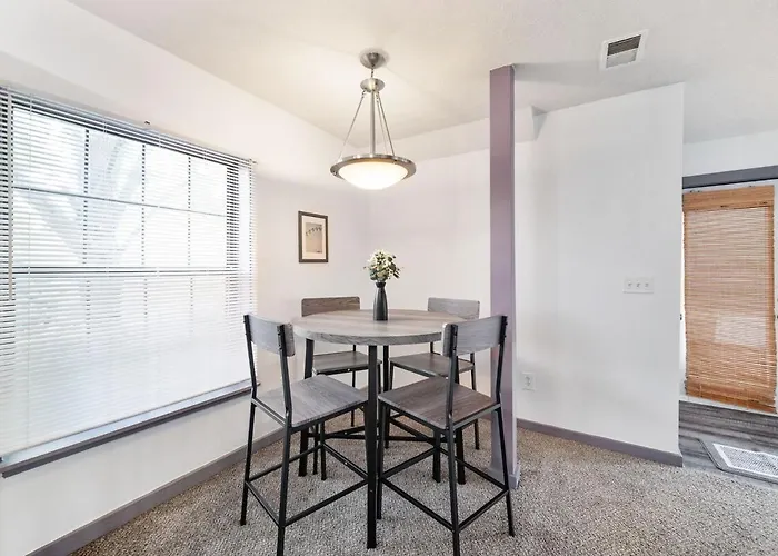 Bamboo Retreat- Private Parking -new Reno -central Apartamento *