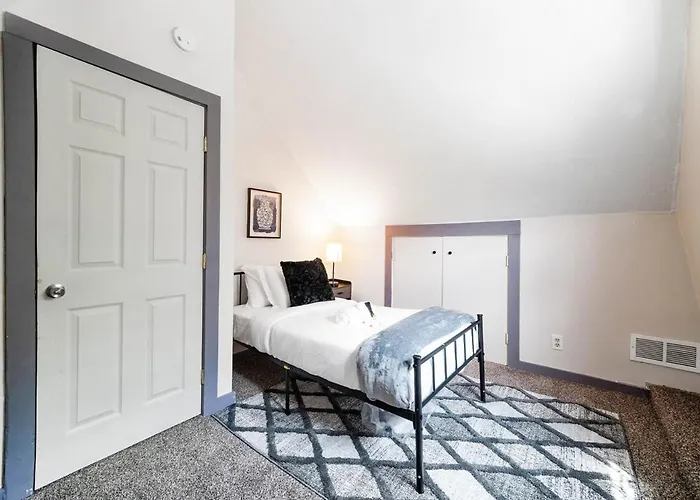 Bamboo Retreat- Private Parking -new Reno -central Apartamento Columbus