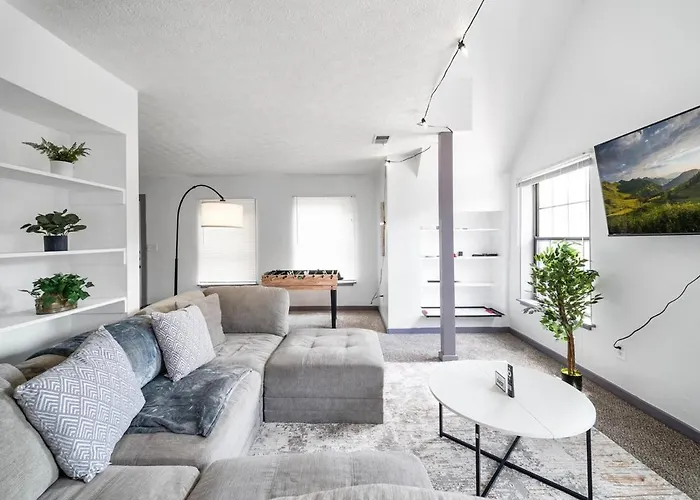 Bamboo Retreat- Private Parking -new Reno -central