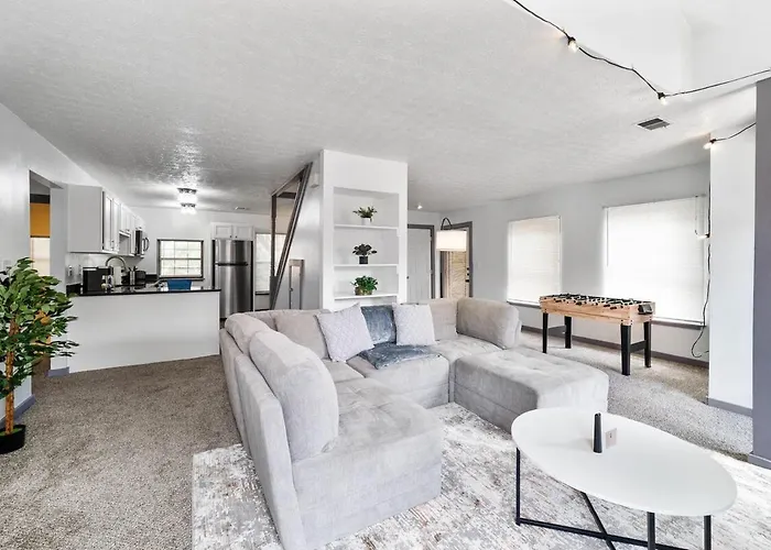 Bamboo Retreat- Private Parking -new Reno -central *