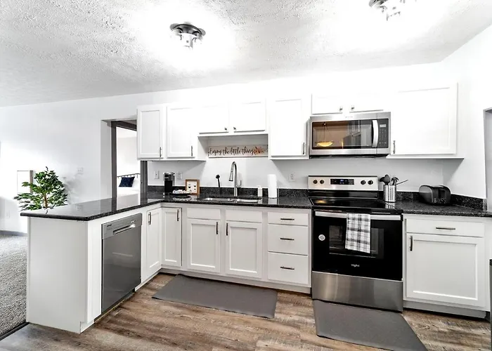 Bamboo Retreat- Private Parking -new Reno -central * Columbus