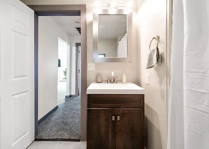 Bamboo Retreat- Private Parking -new Reno -central Apartamento *