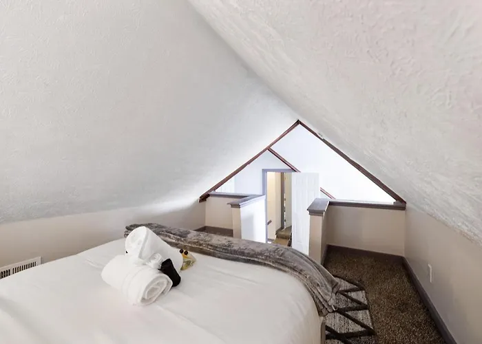 Bamboo Retreat- Private Parking -new Reno -central Apartamento Columbus