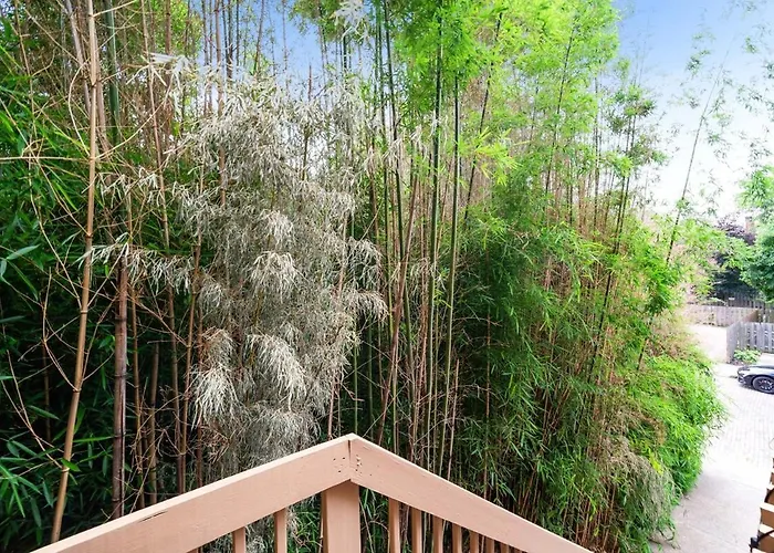 Bamboo Retreat- Private Parking -new Reno -central Apartamento Columbus